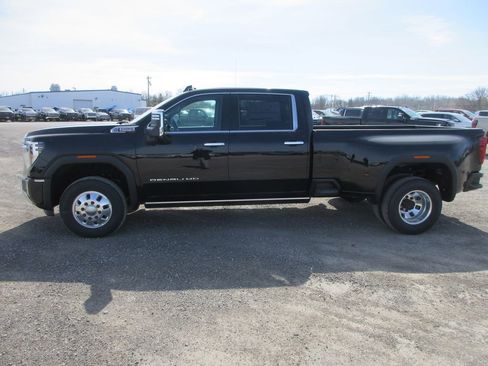 New 2026 GMC Sierra 3500 Denali w/ Denali Reserve Package AWD/4WD image 10