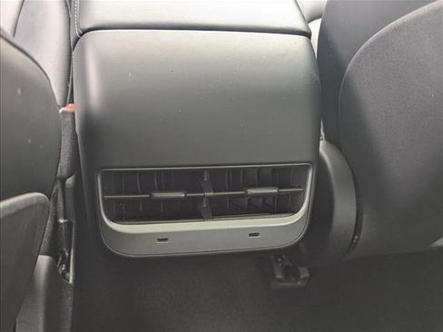 Used 2023 Tesla Model 3 Standard Range image 17