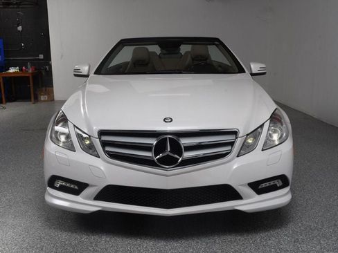 Used 2011 Mercedes-Benz E 550 Cabriolet image 24