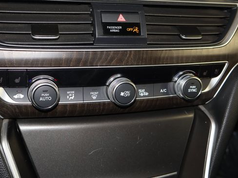 Certified 2022 Honda Accord Touring image 30