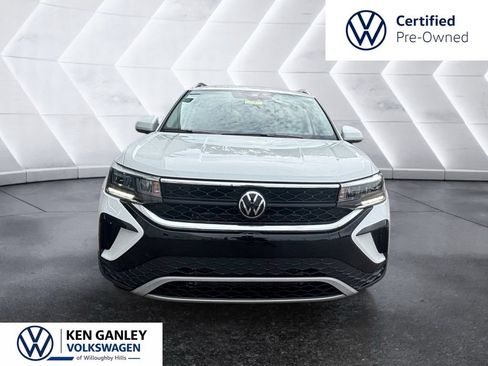 Used 2024 Volkswagen Taos SE FWD image 2