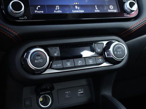 New 2025 Nissan Versa SR w/ Trunk Package image 13