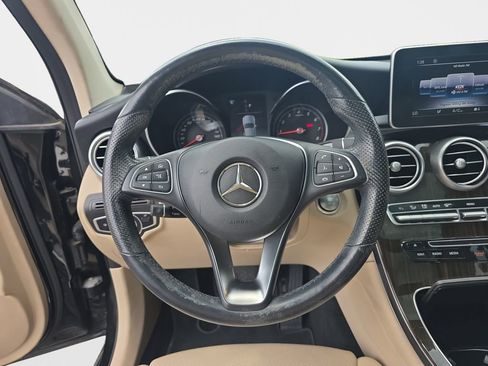 Used 2019 Mercedes-Benz GLC 300 4MATIC image 11