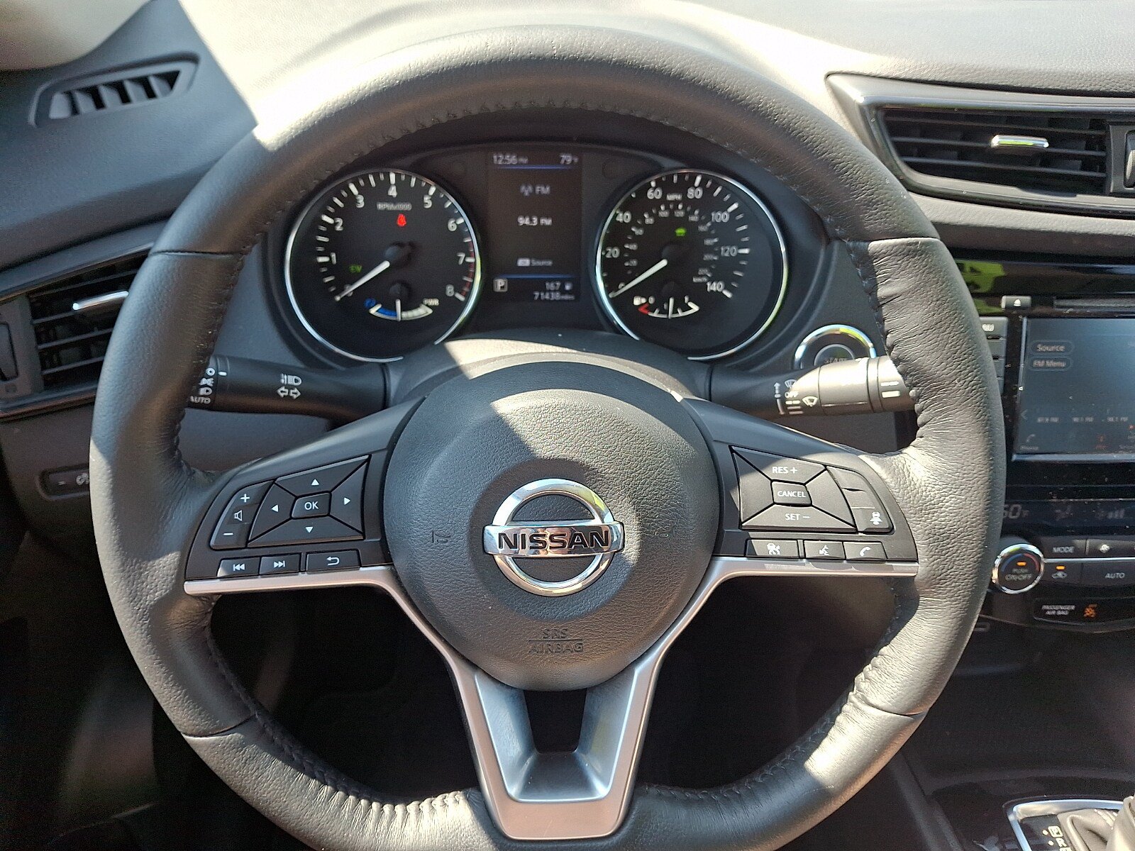 Used 2018 Nissan Rogue SV w/ Premium Package AWD/4WD image 20