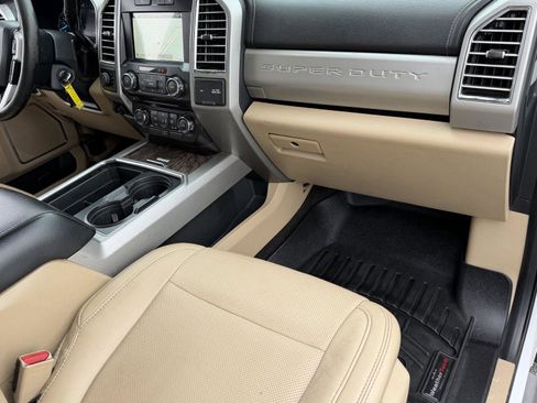 Used 2017 Ford F250 Lariat w/ Chrome Package AWD/4WD image 22