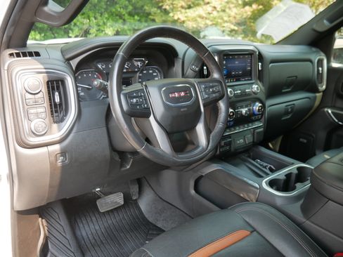 Used 2020 GMC Sierra 1500 AT4 w/ AT4 Premium Package image 4