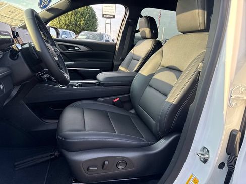 New 2026 Chevrolet Traverse LT FWD image 15