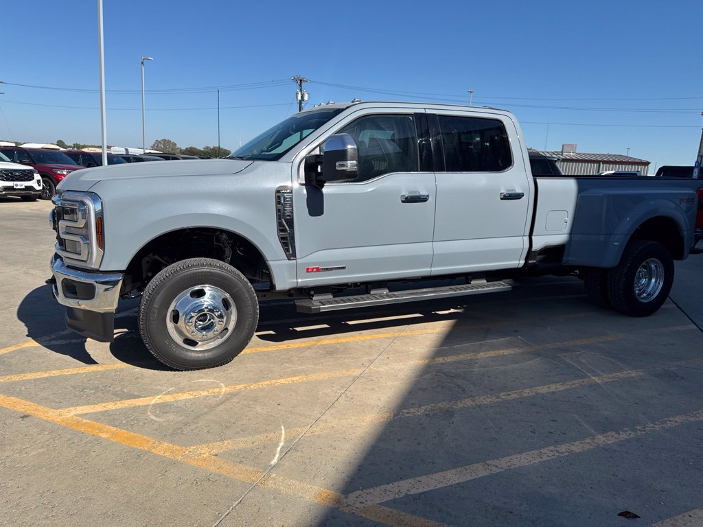 New 2027 Ford F350 Lariat w/ Lariat Premium Package AWD/4WD image 5