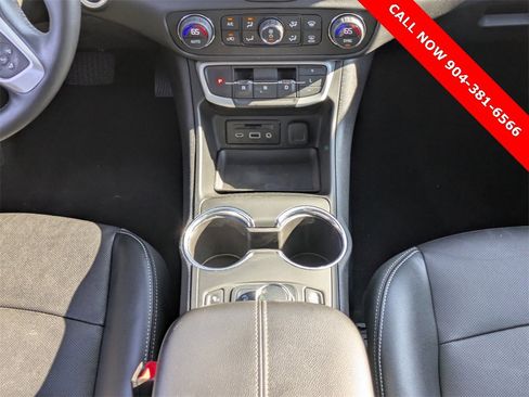 Used 2023 GMC Terrain SLT image 21