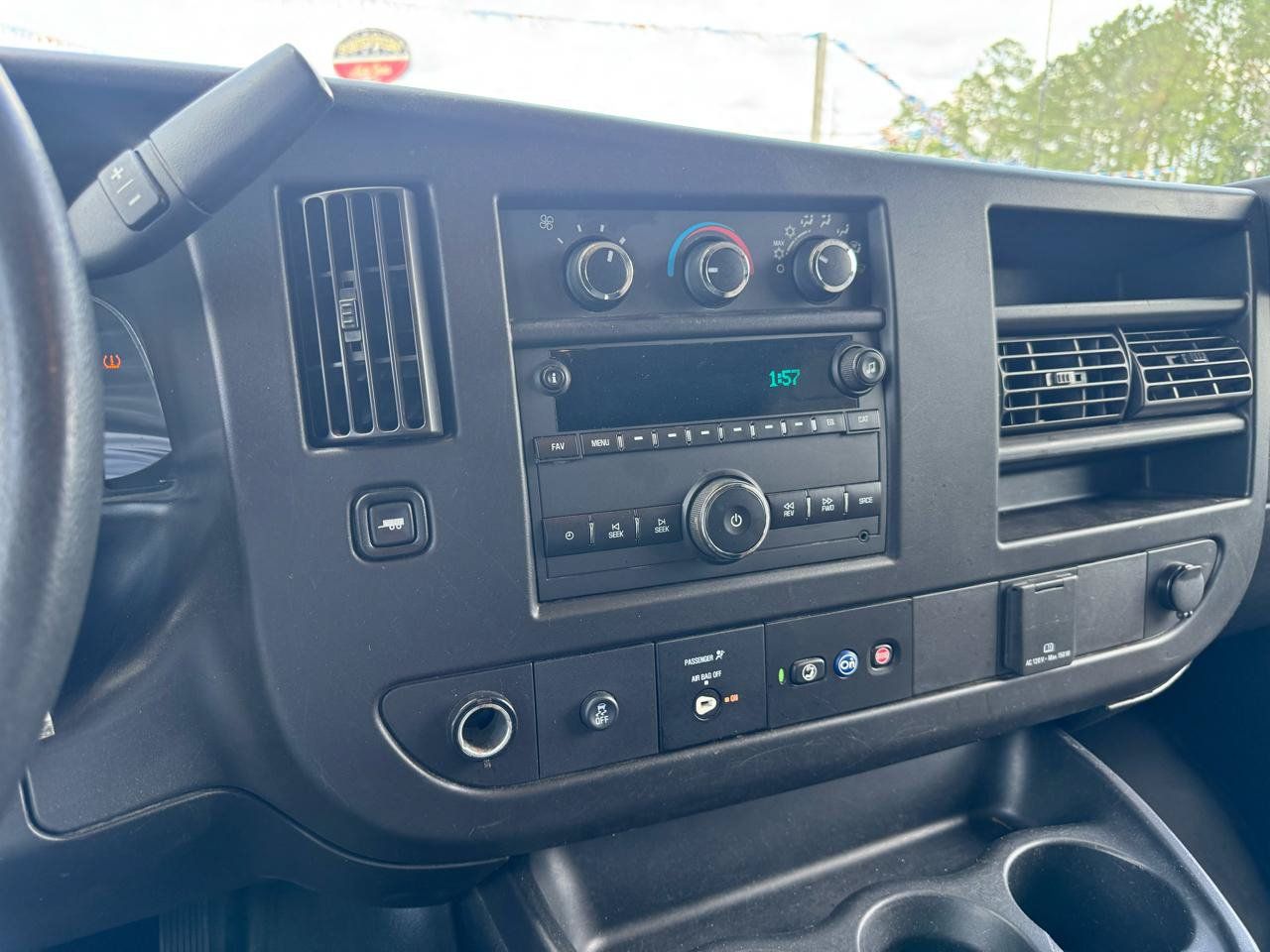 Used 2021 Chevrolet Express 2500 RWD image 18
