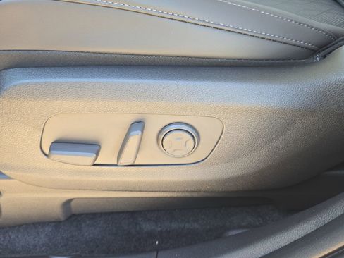 New 2026 Kia Carnival EX FWD image 21