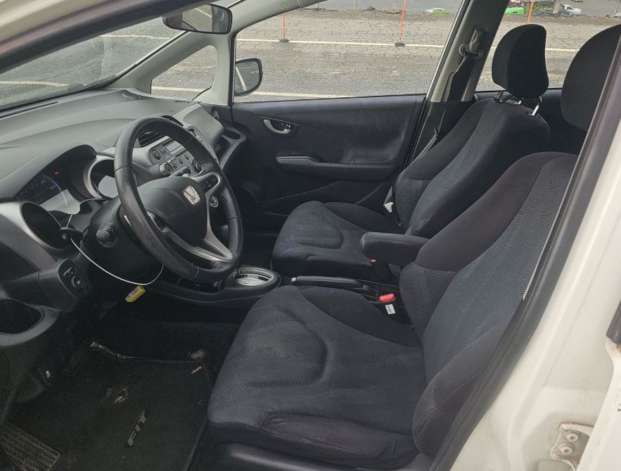 Used 2011 Honda Fit Sport image 3