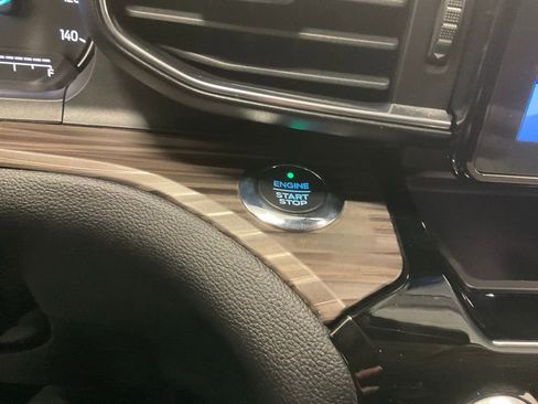 Used 2021 Ford Explorer Limited w/ Equipment Group 301A image 14