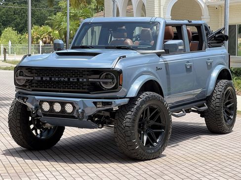 Used 2025 Ford Bronco Outer Banks AWD/4WD image 4