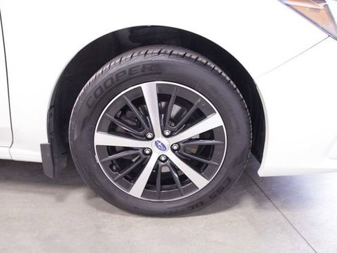 Used 2019 Subaru Impreza 2.0i Premium image 11