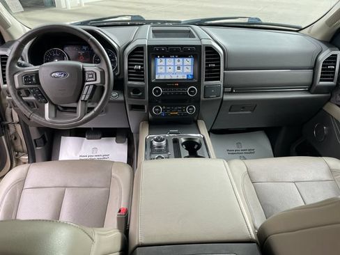 Used 2018 Ford Expedition Max XLT w/ Equipment Group 202A AWD/4WD image 13