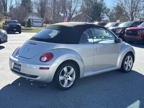 Used 2009 Volkswagen Beetle Blush image 9