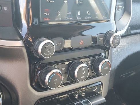 Used 2019 RAM 1500 Big Horn AWD/4WD image 18