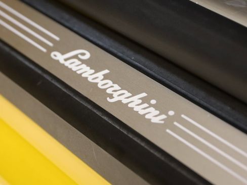 Used 2019 Lamborghini Urus image 45