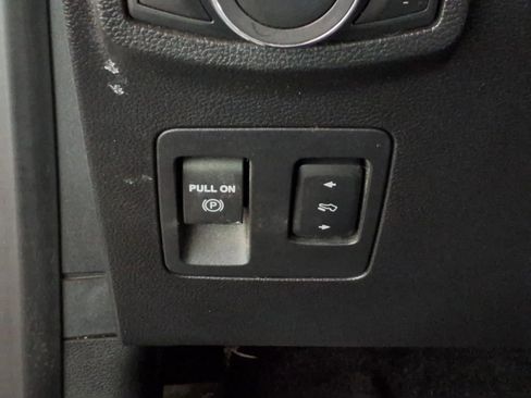 Used 2018 Ford F150 Platinum w/ Equipment Group 701A Luxury image 19