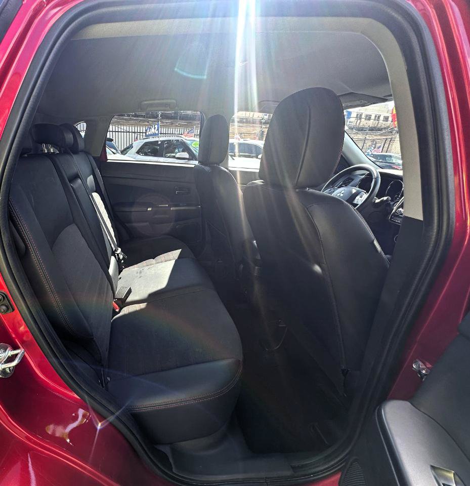 Used 2025 Mitsubishi Outlander Sport LE AWD/4WD image 24