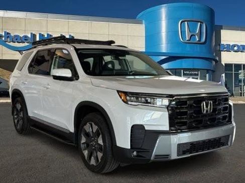 New 2026 Honda Pilot Touring image 1