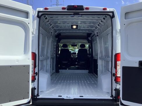 New 2026 RAM ProMaster 2500 w/ Quick Order Package 22G SLT image 21