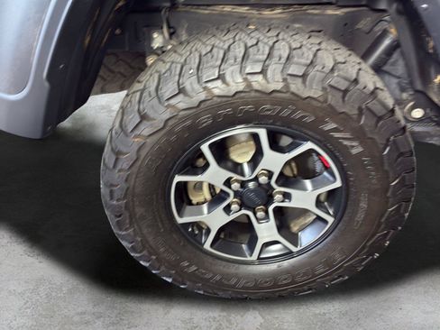 Used 2020 Jeep Gladiator Sport w/ Quick Order Package 24S AWD/4WD image 43
