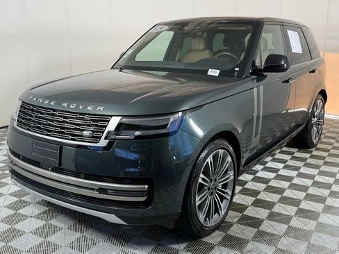 Certified 2024 Land Rover Range Rover SE image 2