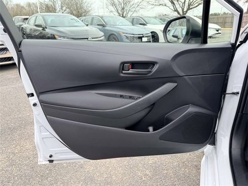 Used 2025 Toyota Corolla LE image 16