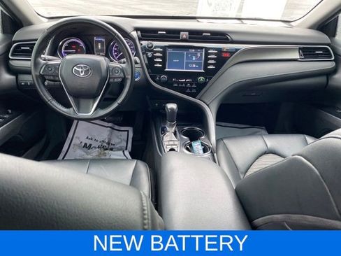 Used 2019 Toyota Camry SE image 5