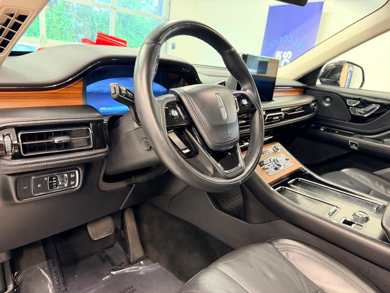 Used 2020 Lincoln Aviator Reserve w/ Equipment Group 201A RWD image 19