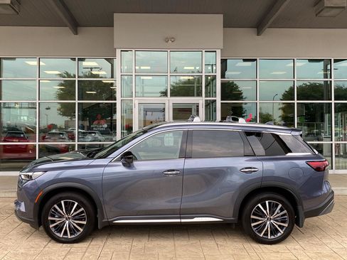 Used 2025 INFINITI QX60 Sensory w/ Vision Package AWD/4WD image 4