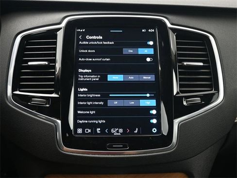 Used 2024 Volvo XC90 B6 Plus w/ Protection Package Premier image 18