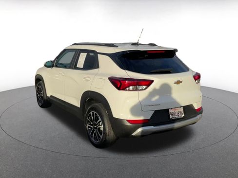 Used 2025 Chevrolet TrailBlazer LT image 11