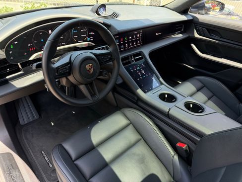 Used 2022 Porsche Taycan GTS AWD/4WD image 4