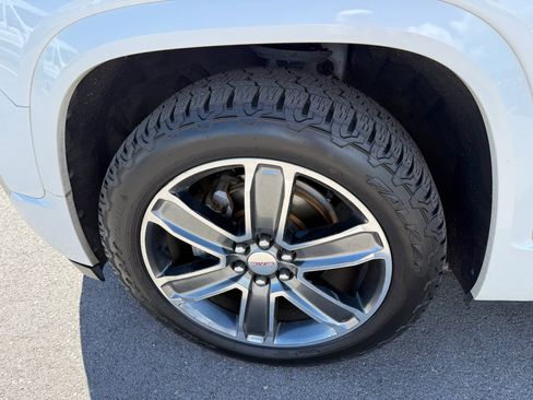 Used 2017 GMC Acadia Denali w/ Technology Package AWD/4WD image 9