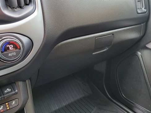 Used 2020 Chevrolet Colorado ZR2 image 41