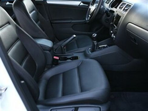 Used 2017 Volkswagen Jetta SE FWD image 15