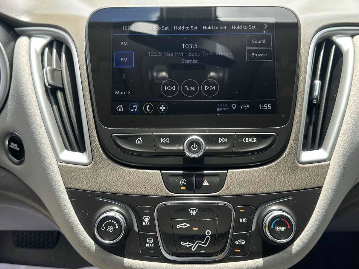 Used 2021 Chevrolet Malibu LS FWD image 17