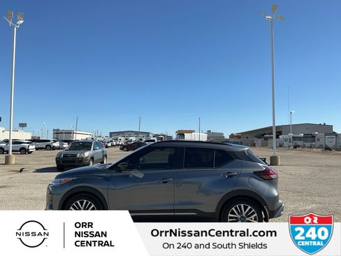 Used 2023 Nissan Kicks SR image 8