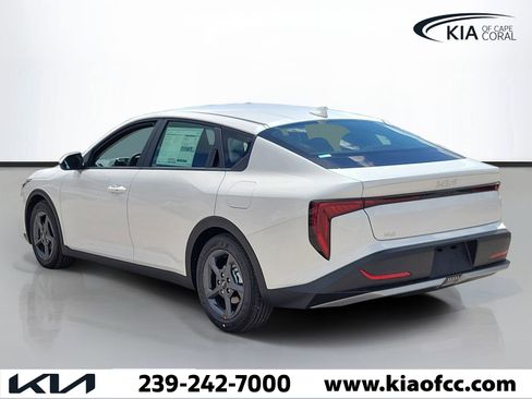 New 2026 Kia K4 FWD image 4