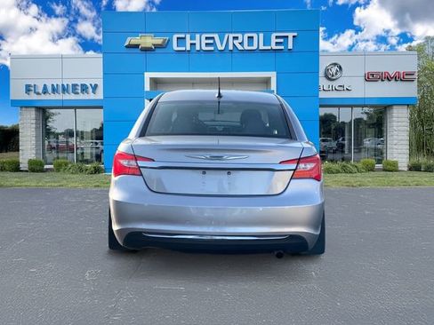 Used 2013 Chrysler 200 Touring FWD image 4