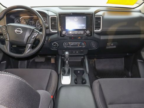 Used 2022 Nissan Frontier SV image 10
