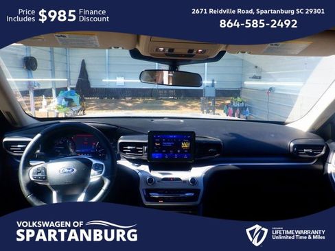 Used 2024 Ford Explorer XLT image 7