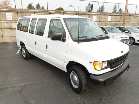 Used 2002 Ford E-350 and Econoline 350 XL image 3