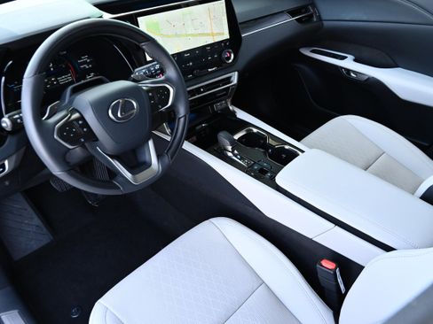 Used 2025 Lexus RX 350 Premium Plus image 11