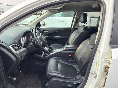 Used 2019 Dodge Journey GT FWD image 2