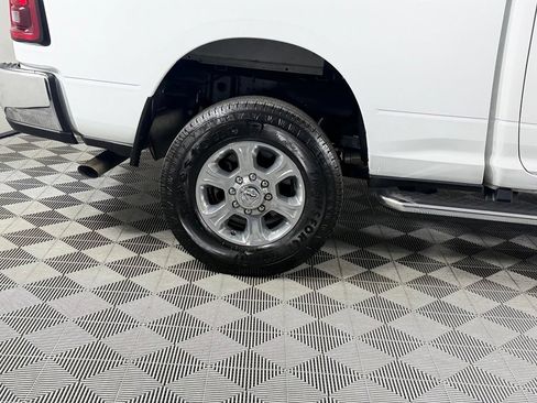 Certified 2025 RAM 2500 Big Horn AWD/4WD image 11
