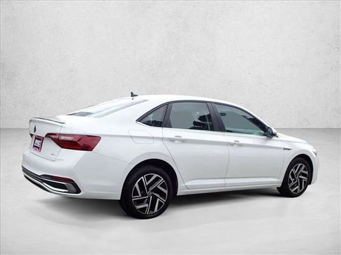 Used 2023 Volkswagen Jetta SEL FWD image 4